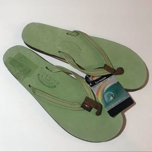 NWT Rainbow Women’s XL Green Apple Flip Flops